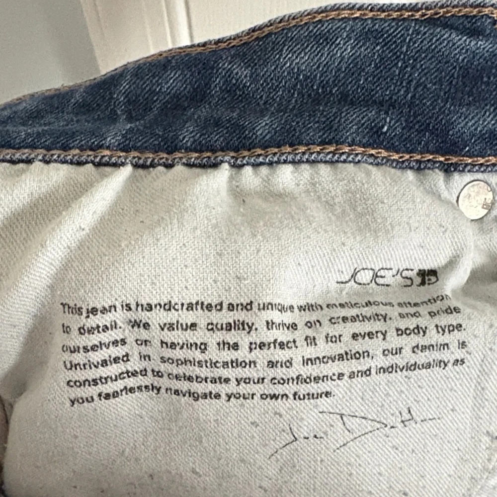 Joe's Jeans Flawless The Icon Mid Rise Skinny Distressed Hem Ankle Jeans W33